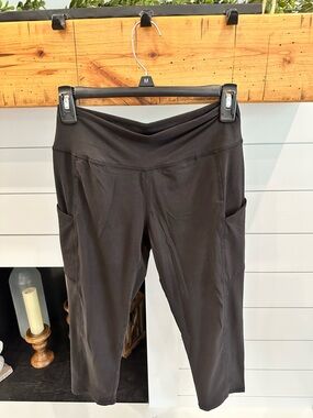 NWOT Butter Feel Black Performance Leggings with Side Pockets